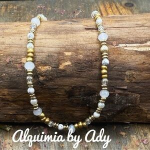 Beaded dainty white howlite and quartz beaded necklace